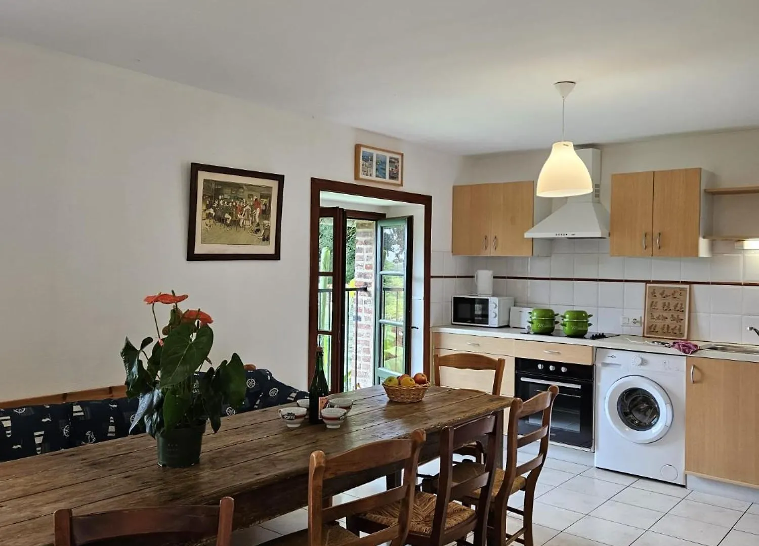 L'Auberge De La Porte Saint-Jouan-des-Guerets Inn