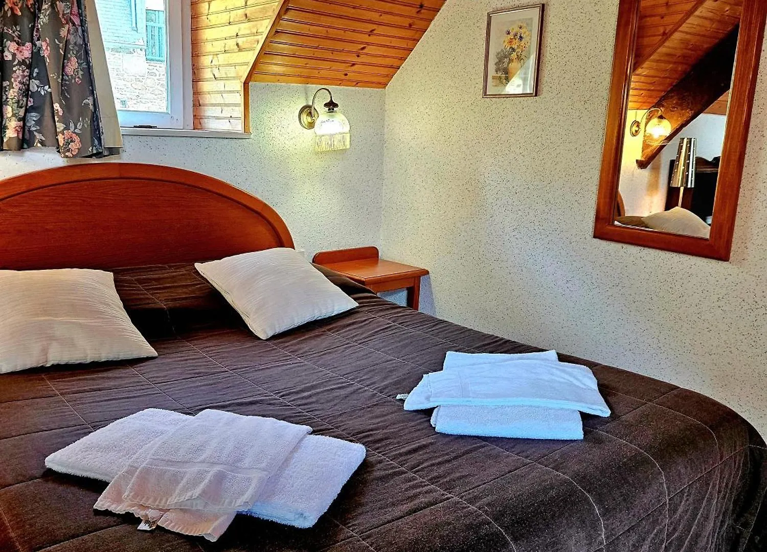 Inn L'Auberge De La Porte Saint-Jouan-des-Guerets